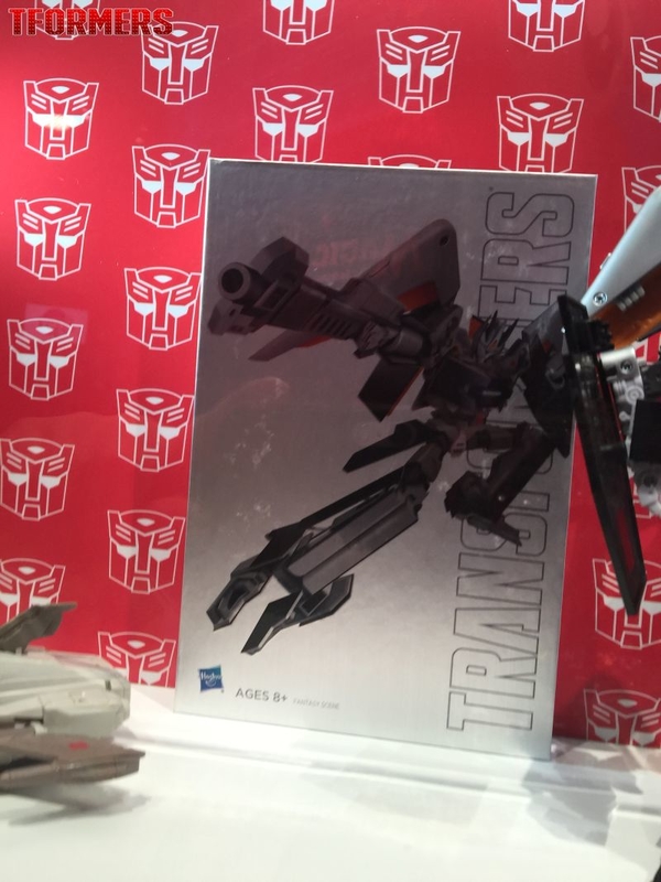 SDCC 2016   Photos From The Hasbro Display With Release Details For Liokaiser TRU RID Exclusive With Stasis Pod  (16 of 30)